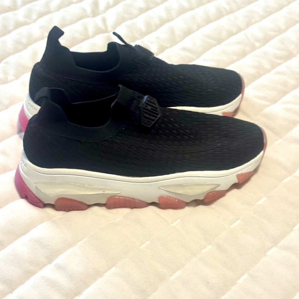 Kurt Geiger Black and Pink slip on Shoes size 9.5